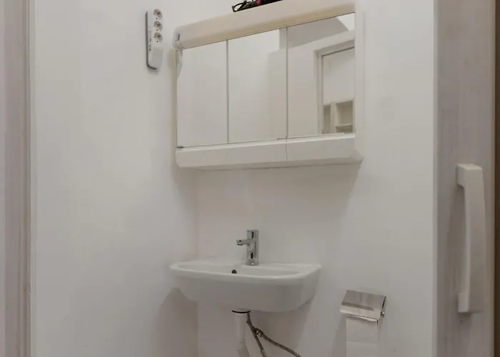 Bright 1br Flat Near Danube River Millennium Tower Appartement