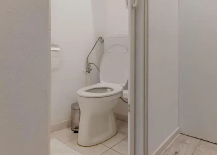 Bright 1br Flat Near Danube River Millennium Tower * Wenen